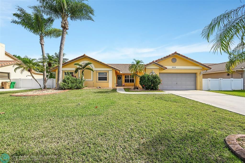 Recently Sold: $850,000 (4 beds, 2 baths, 2210 Square Feet)