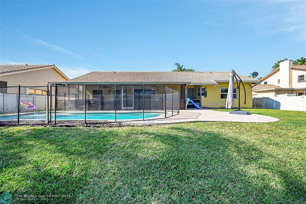 Active With Contract: $850,000 (4 beds, 2 baths, 2210 Square Feet)