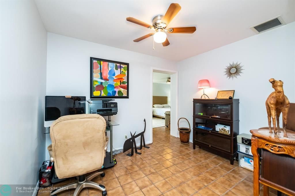 For Sale: $3,600 (2 beds, 2 baths, 1100 Square Feet)