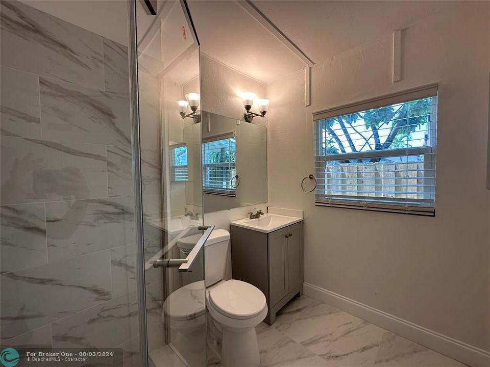 Active With Contract: $1,300 (1 beds, 1 baths, 441 Square Feet)