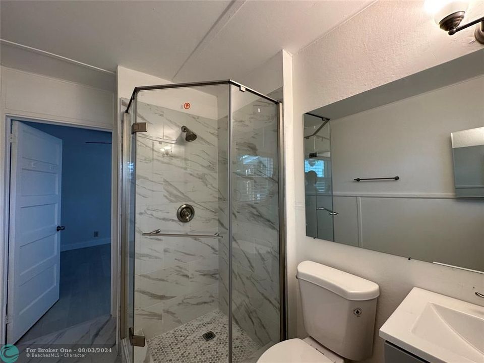 Active With Contract: $1,300 (1 beds, 1 baths, 441 Square Feet)