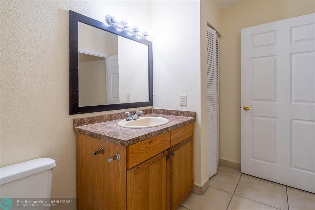 最近租的: $2,900 (3 贝兹, 2 浴室, 1296 平方英尺)
