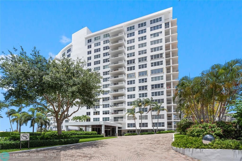 For Sale: $1,575,000 (2 beds, 2 baths, 1447 Square Feet)