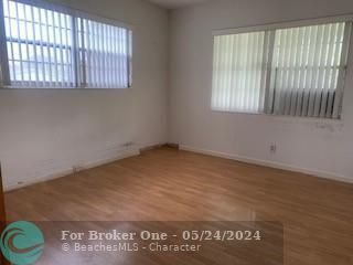 For Sale: $115,000 (2 beds, 1 baths, 820 Square Feet)