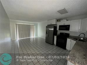 Active With Contract: $155,000 (1 beds, 1 baths, 750 Square Feet)