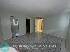 Active With Contract: $155,000 (1 beds, 1 baths, 750 Square Feet)