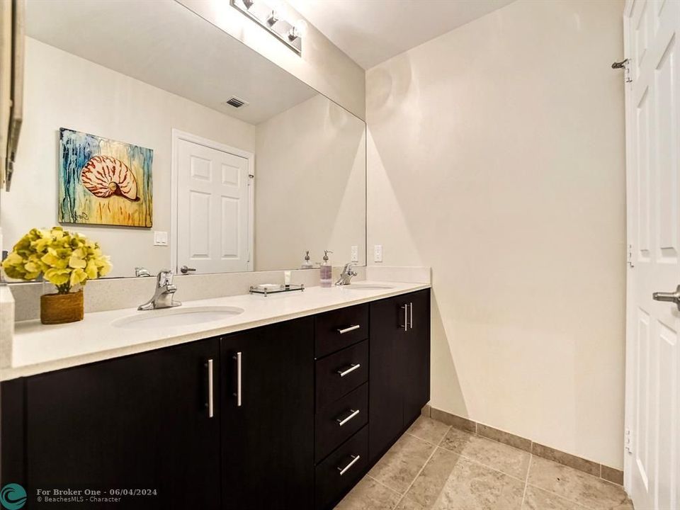 Active With Contract: $585,000 (3 beds, 2 baths, 1440 Square Feet)