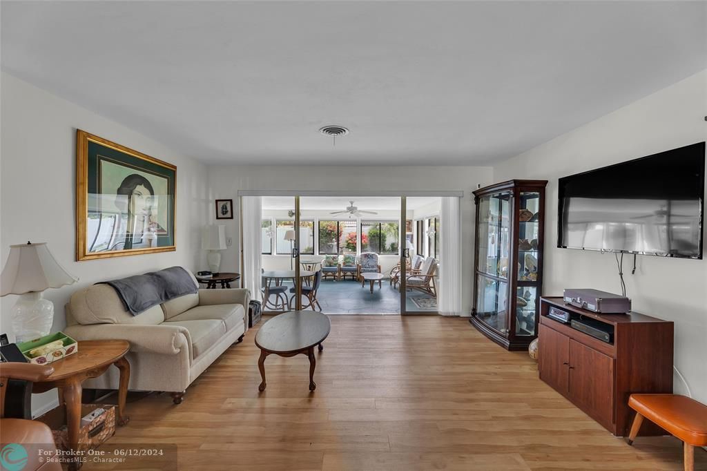Recently Sold: $675,000 (2 beds, 2 baths, 1882 Square Feet)