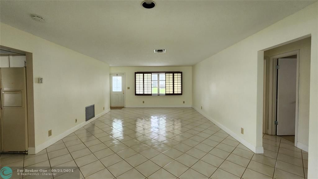 For Sale: $339,000 (2 beds, 2 baths, 1398 Square Feet)