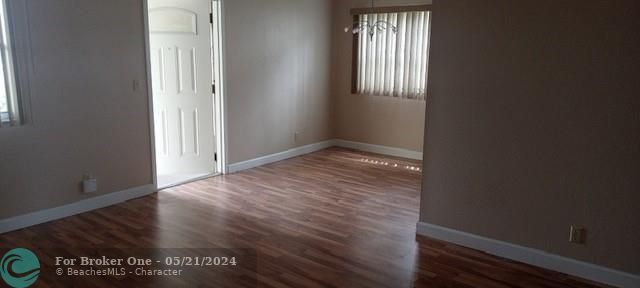 For Sale: $115,900 (2 beds, 2 baths, 883 Square Feet)
