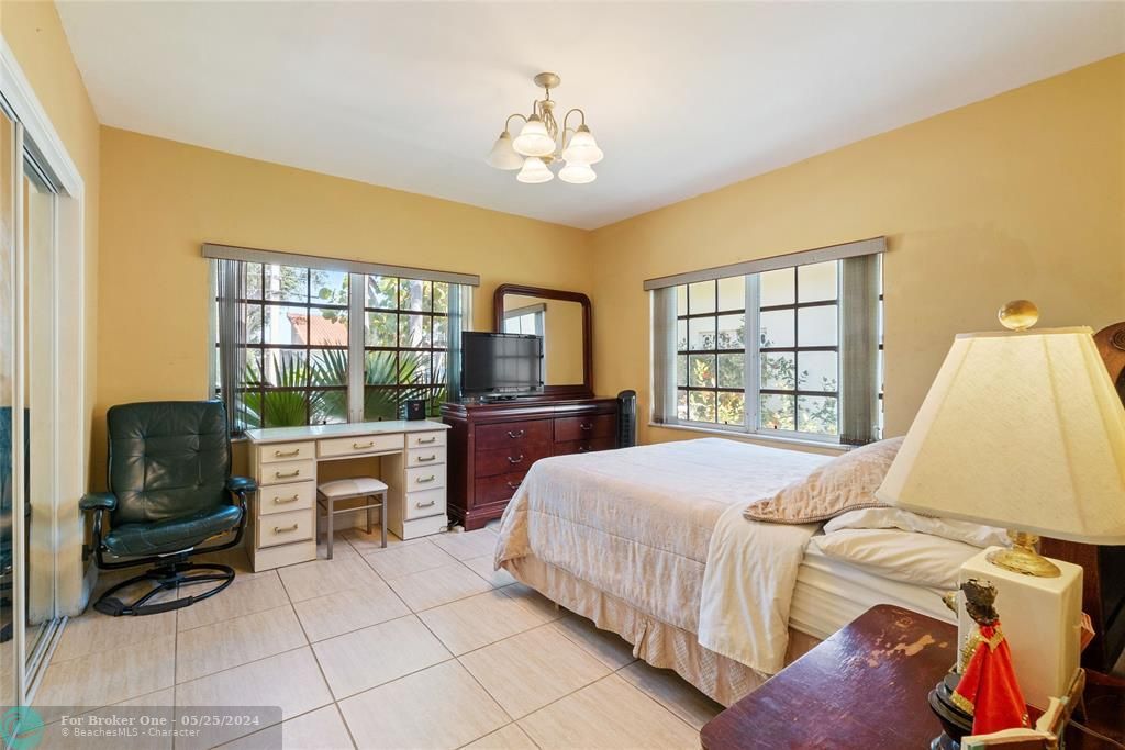 For Sale: $2,200,000 (3 beds, 2 baths, 2754 Square Feet)