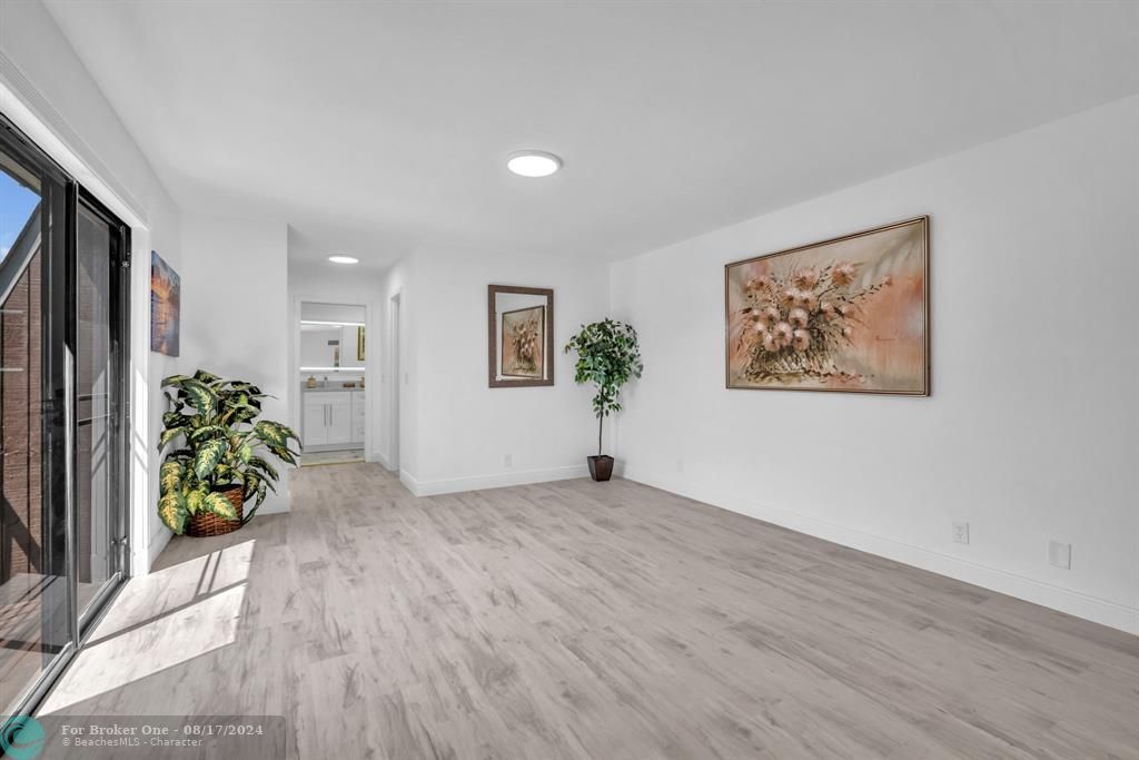 For Sale: $629,950 (2 beds, 2 baths, 1708 Square Feet)