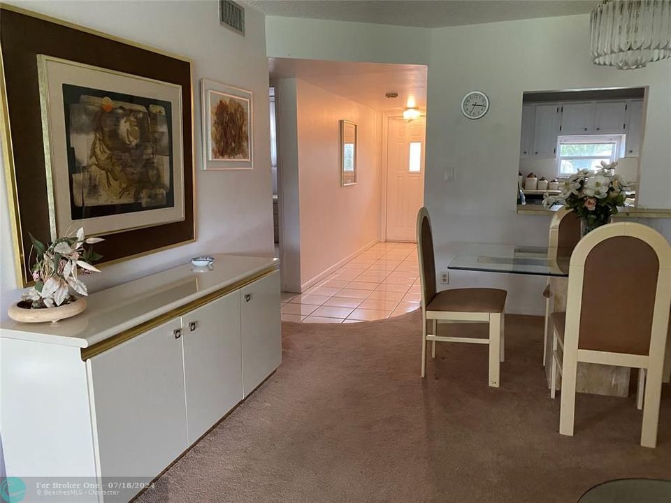 For Sale: $195,000 (2 beds, 2 baths, 1170 Square Feet)