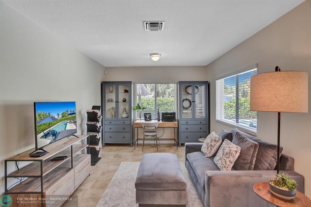 For Sale: $1,699,000 (3 beds, 2 baths, 1604 Square Feet)