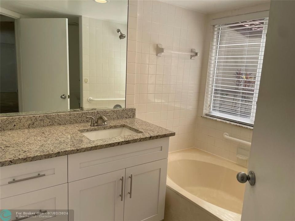 Недавно арендовано: $2,700 (2 спален, 2 ванн, 1163 Квадратных фут)