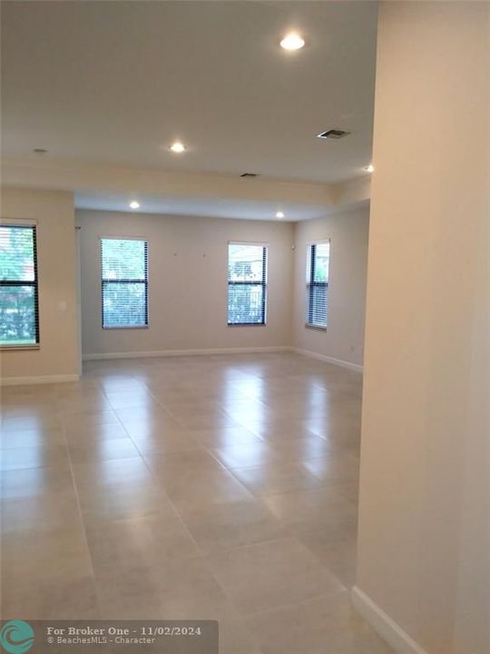 Active With Contract: $4,300 (3 beds, 2 baths, 2000 Square Feet)