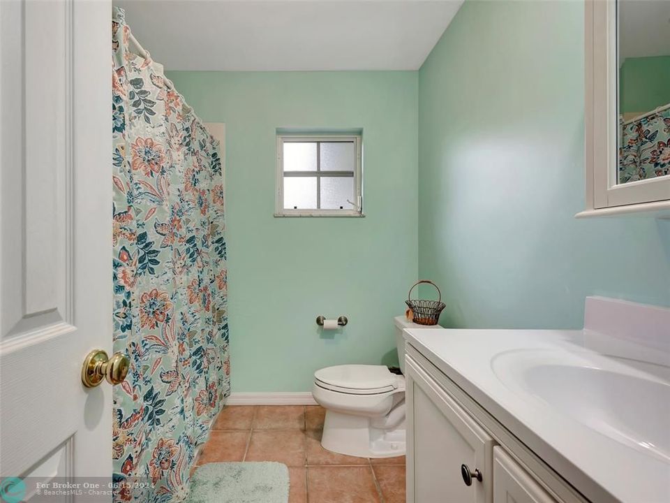 最近售出: $345,000 (3 贝兹, 2 浴室, 1475 平方英尺)