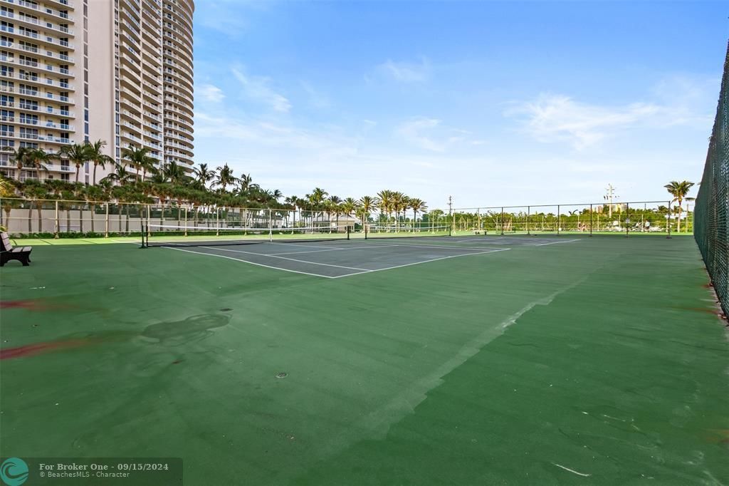 Active With Contract: $3,500 (2 beds, 2 baths, 1219 Square Feet)