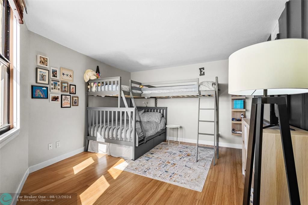 Active With Contract: $3,500 (2 beds, 2 baths, 1219 Square Feet)