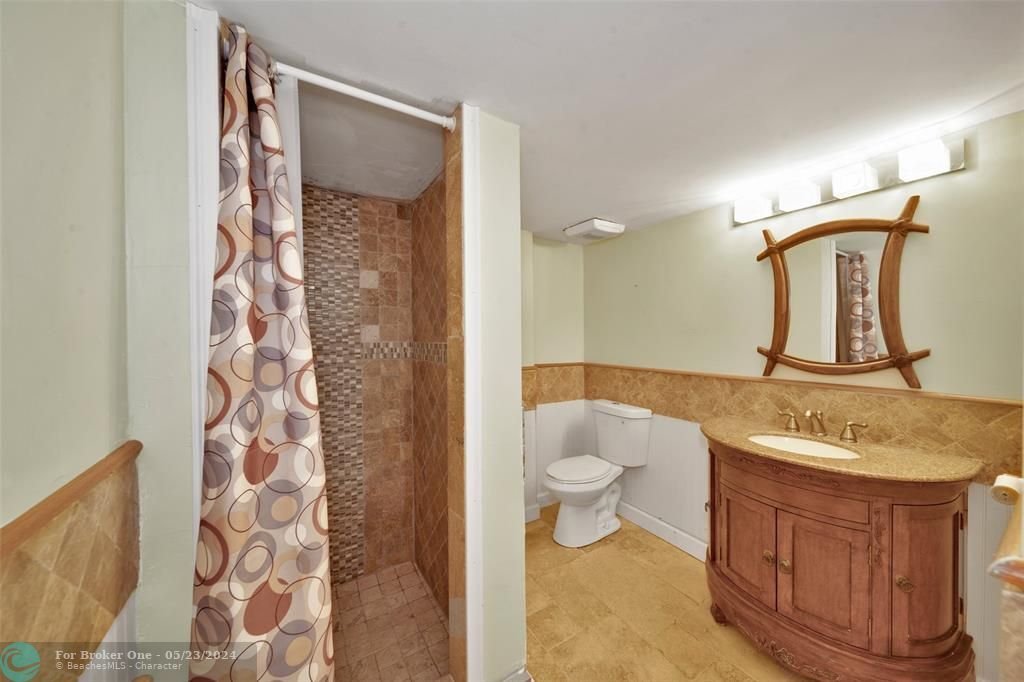 На продажу: $350,000 (2 спален, 2 ванн, 1379 Квадратных фут)