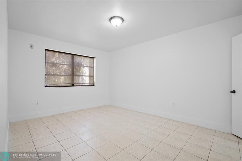 Recently Rented: $2,200 (2 beds, 1 baths, 840 Square Feet)