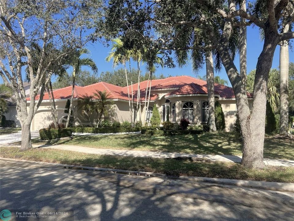 Recently Sold: $1,280,000 (4 beds, 3 baths, 3390 Square Feet)