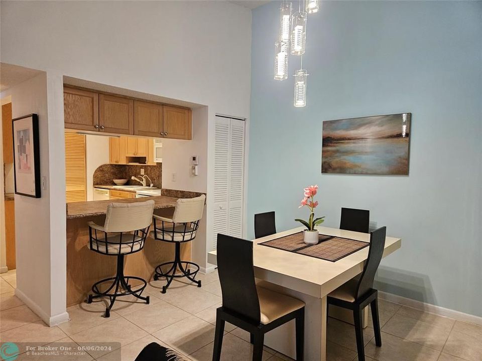 Active With Contract: $169,000 (2 beds, 2 baths, 1000 Square Feet)