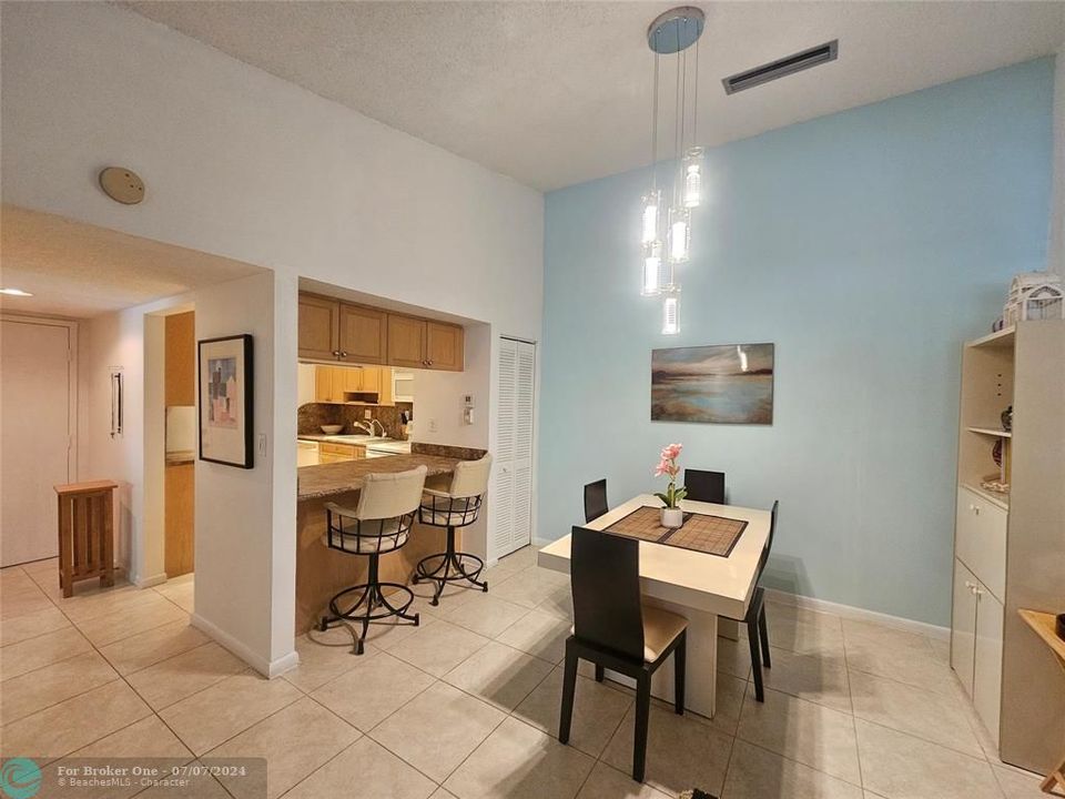 For Sale: $169,000 (2 beds, 2 baths, 1000 Square Feet)