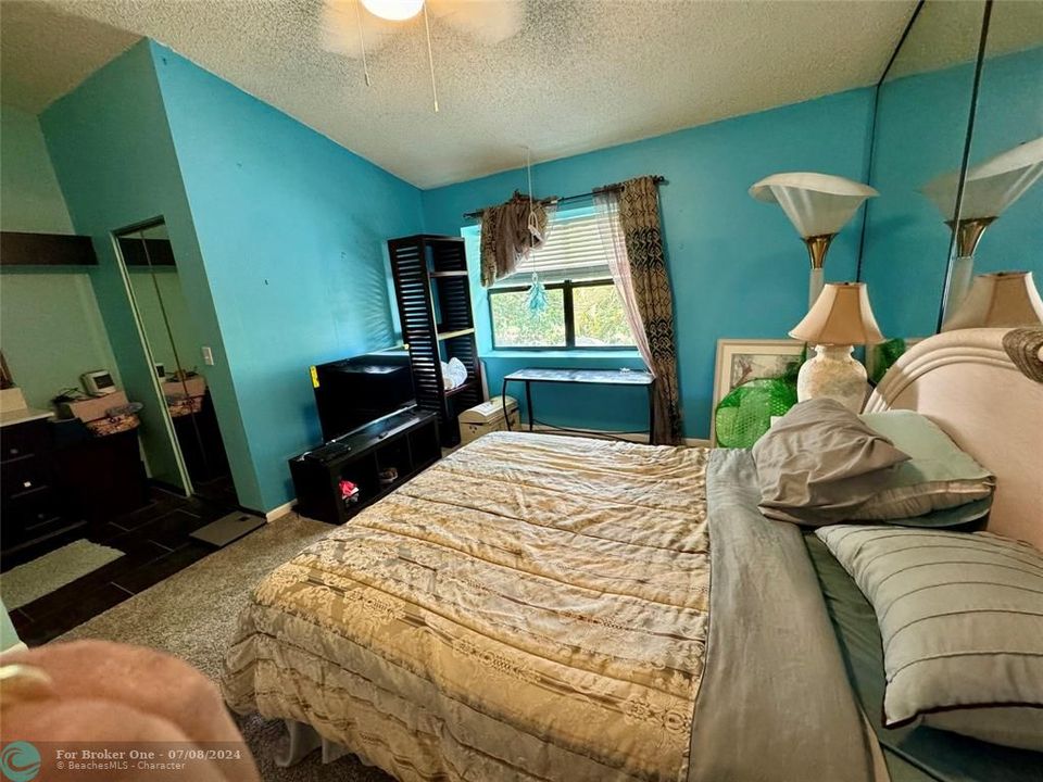 For Sale: $360,000 (2 beds, 2 baths, 1343 Square Feet)