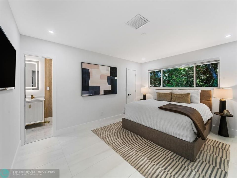 Active With Contract: $2,100,000 (4 beds, 3 baths, 2725 Square Feet)