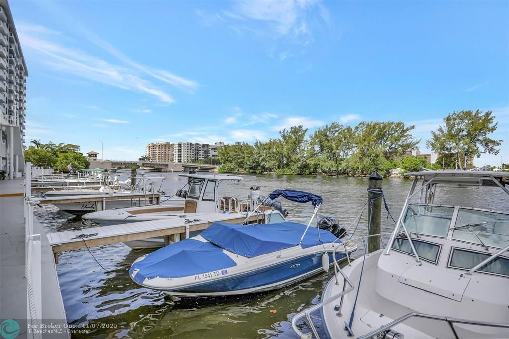 Active With Contract: $399,000 (2 beds, 2 baths, 1069 Square Feet)