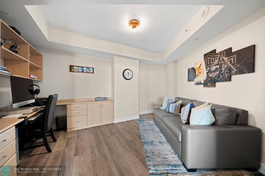 Active With Contract: $1,200,000 (2 beds, 2 baths, 1615 Square Feet)