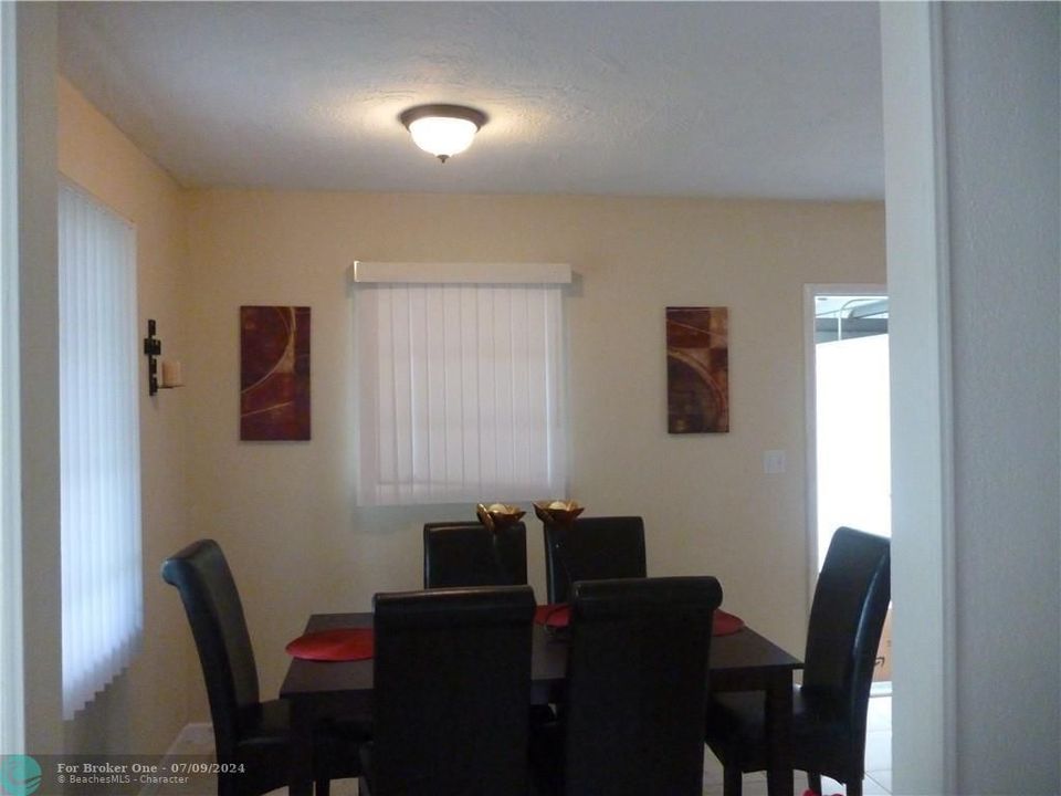 Active With Contract: $3,200 (3 beds, 2 baths, 1120 Square Feet)