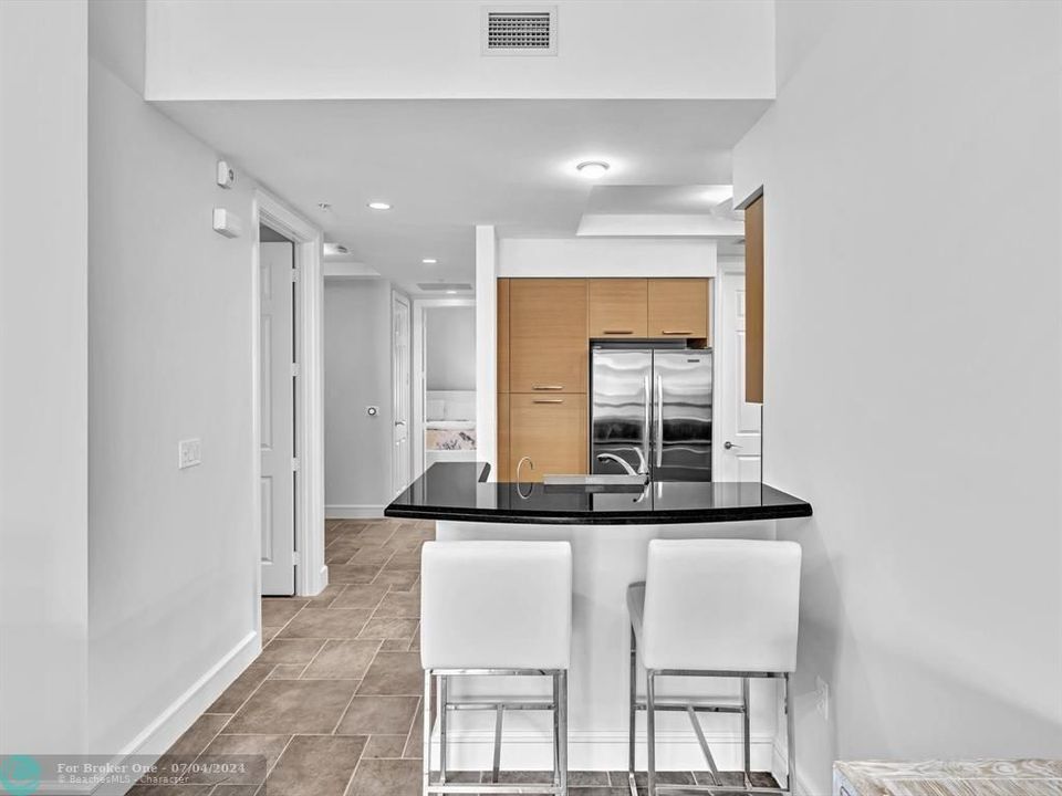 Active With Contract: $9,800 (2 beds, 2 baths, 1515 Square Feet)