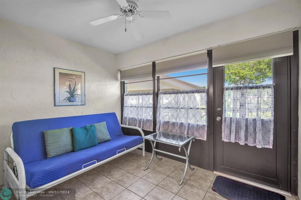 For Sale: $254,900 (2 beds, 2 baths, 1400 Square Feet)