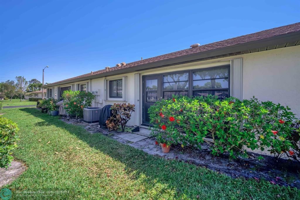 For Sale: $254,900 (2 beds, 2 baths, 1400 Square Feet)