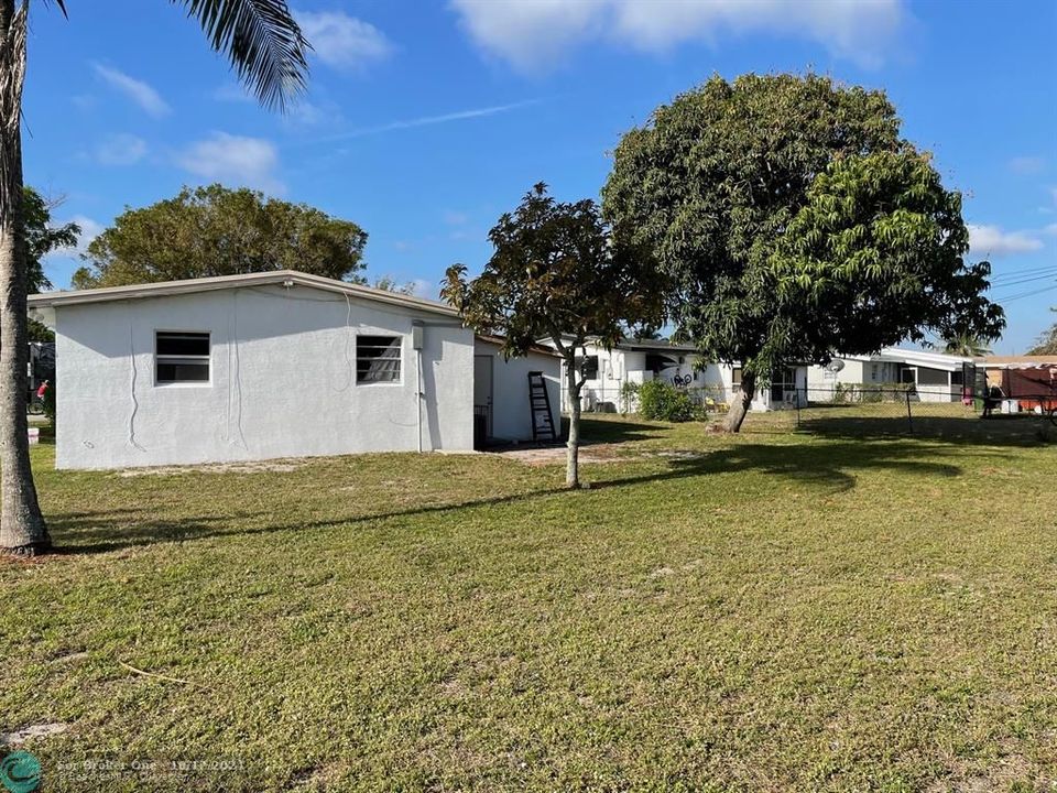 Active With Contract: $2,900 (4 beds, 2 baths, 1259 Square Feet)