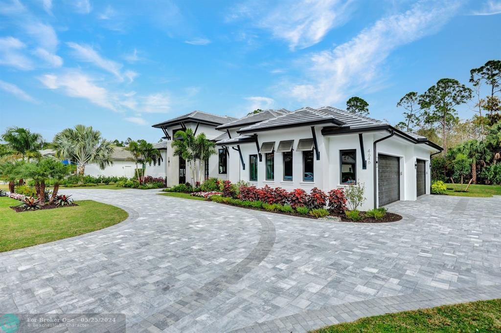 Active With Contract: $5,577,000 (4 beds, 4 baths, 4530 Square Feet)
