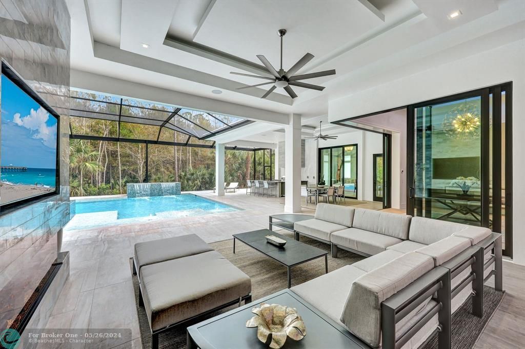 Active With Contract: $5,577,000 (4 beds, 4 baths, 4530 Square Feet)