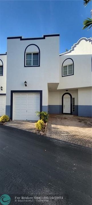 Active With Contract: $2,995 (3 beds, 2 baths, 1811 Square Feet)