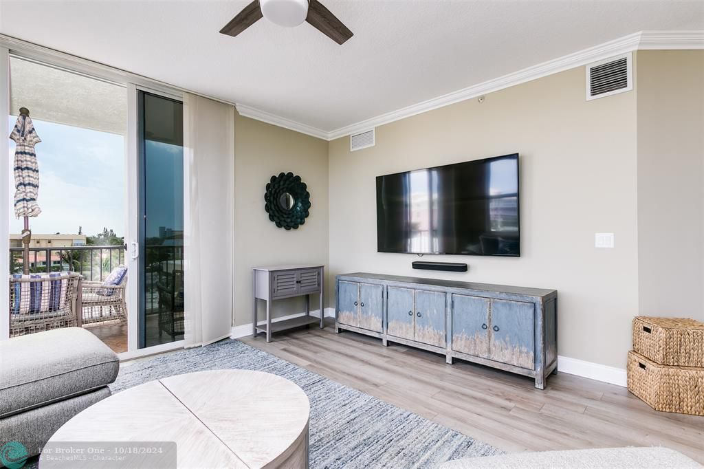 Active With Contract: $5,000 (3 beds, 2 baths, 1751 Square Feet)