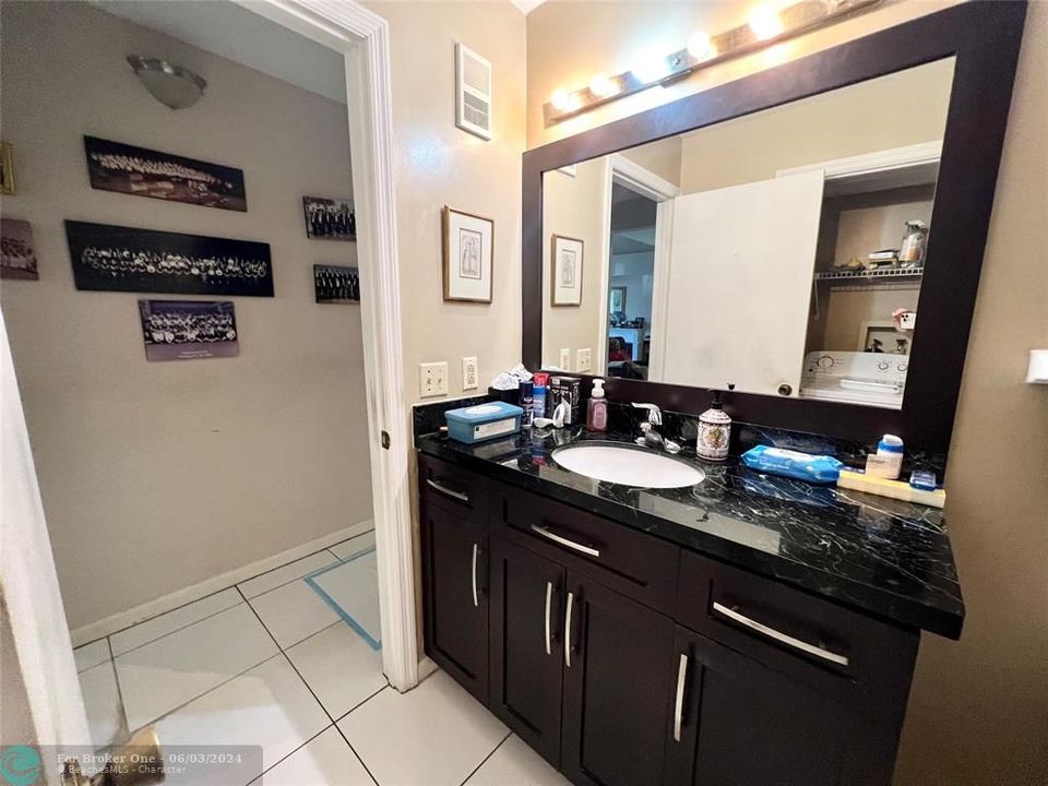 Active With Contract: $389,900 (3 beds, 2 baths, 1536 Square Feet)