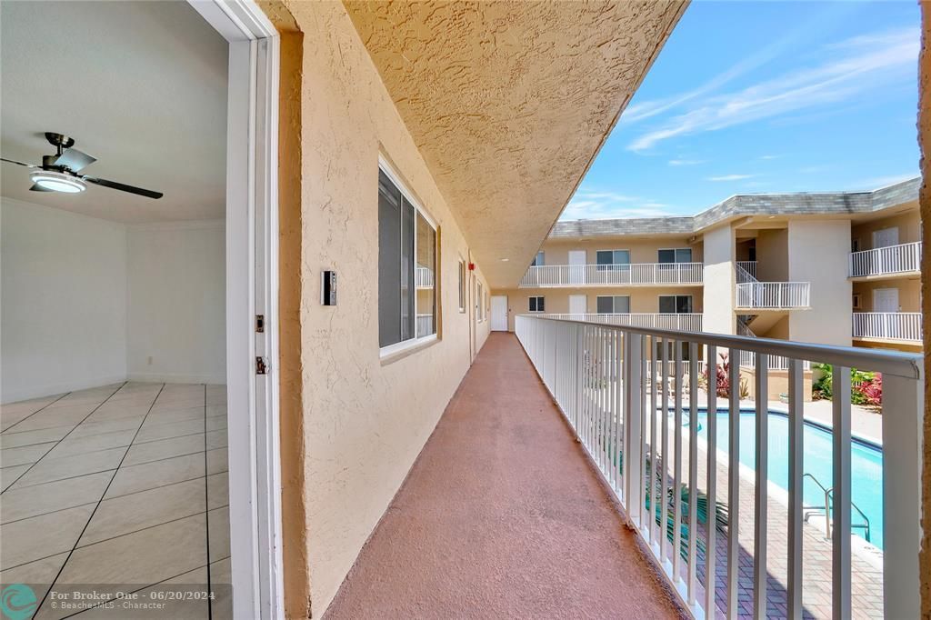 Recently Sold: $199,900 (1 beds, 1 baths, 710 Square Feet)