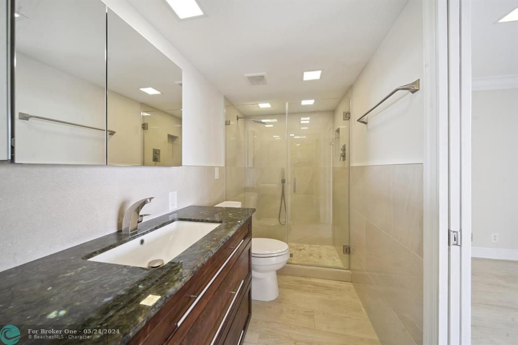待售: $349,900 (2 贝兹, 2 浴室, 1294 平方英尺)