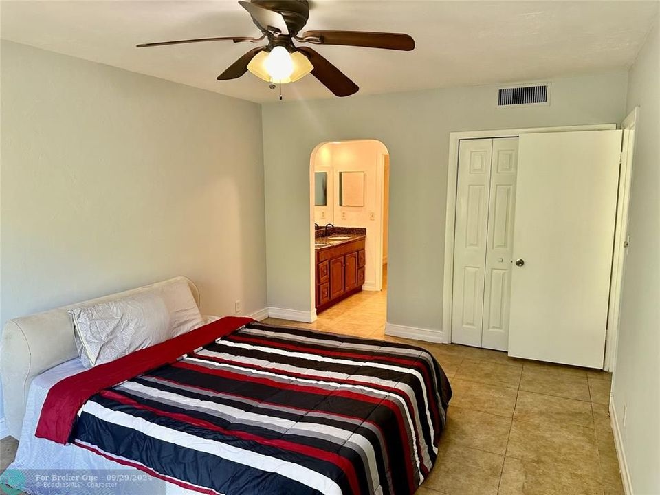 For Sale: $184,000 (2 beds, 2 baths, 1093 Square Feet)