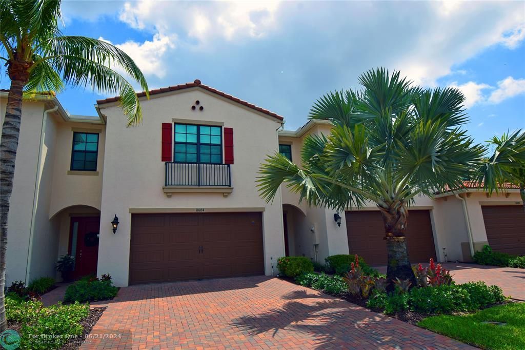 Active With Contract: $4,300 (3 beds, 2 baths, 2131 Square Feet)