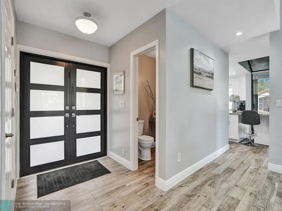 Active With Contract: $950,000 (5 beds, 2 baths, 2726 Square Feet)