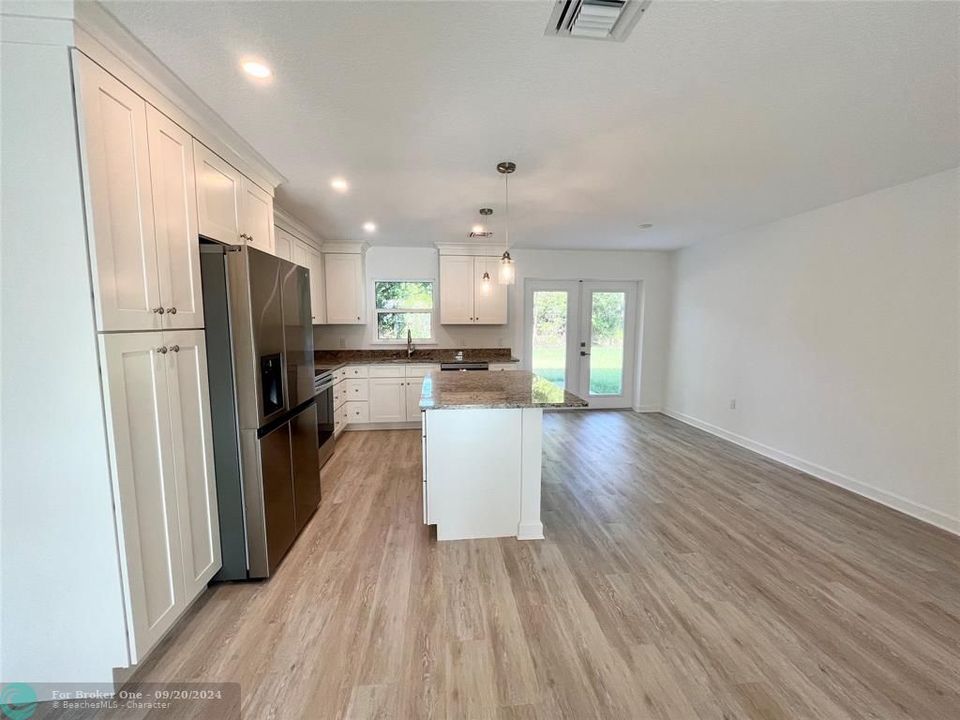 Recently Sold: $419,000 (3 beds, 2 baths, 1545 Square Feet)