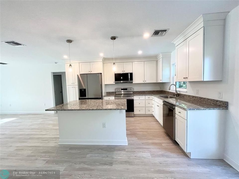 Recently Sold: $419,000 (3 beds, 2 baths, 1545 Square Feet)