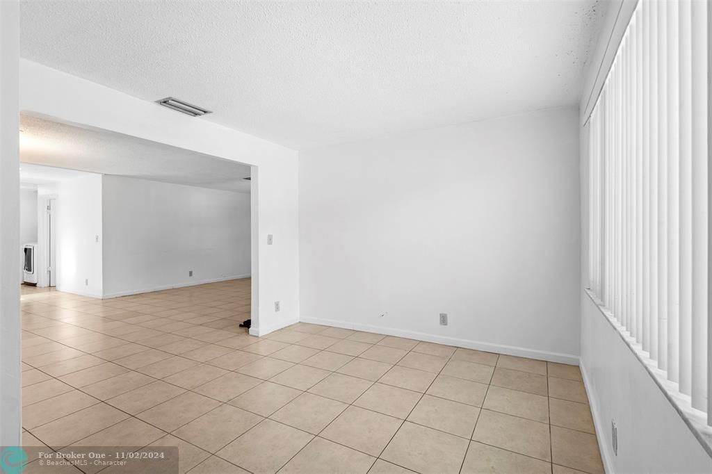 For Sale: $339,500 (3 beds, 2 baths, 1340 Square Feet)